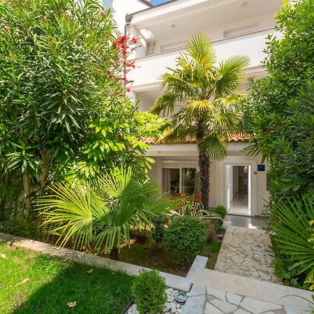Modern Apartment Zen With Private Garden Poreč Eksteriør bilde