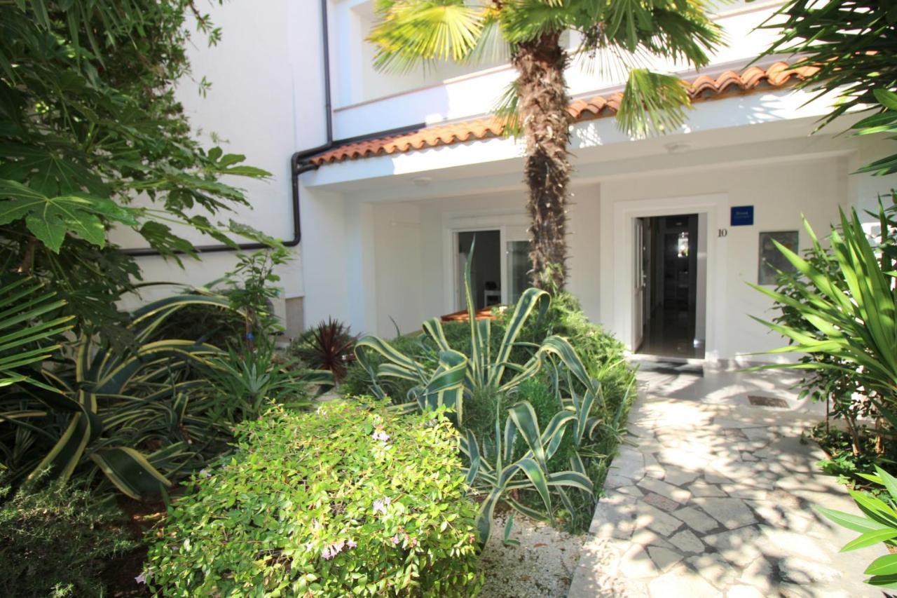 Modern Apartment Zen With Private Garden Poreč Eksteriør bilde