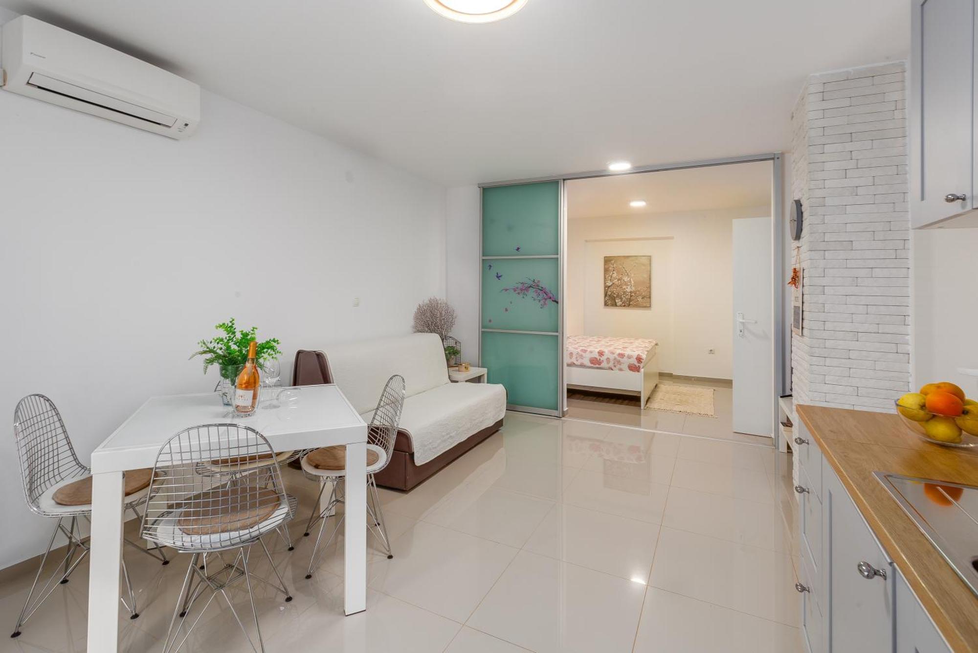 Modern Apartment Zen With Private Garden Poreč Eksteriør bilde