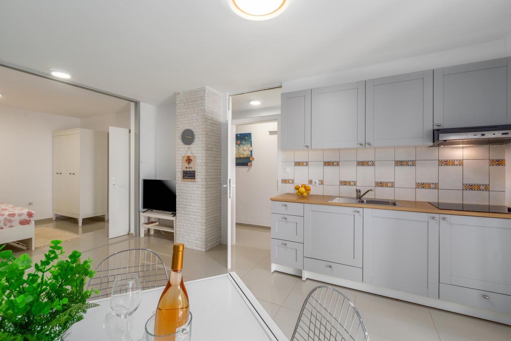 Modern Apartment Zen With Private Garden Poreč Eksteriør bilde