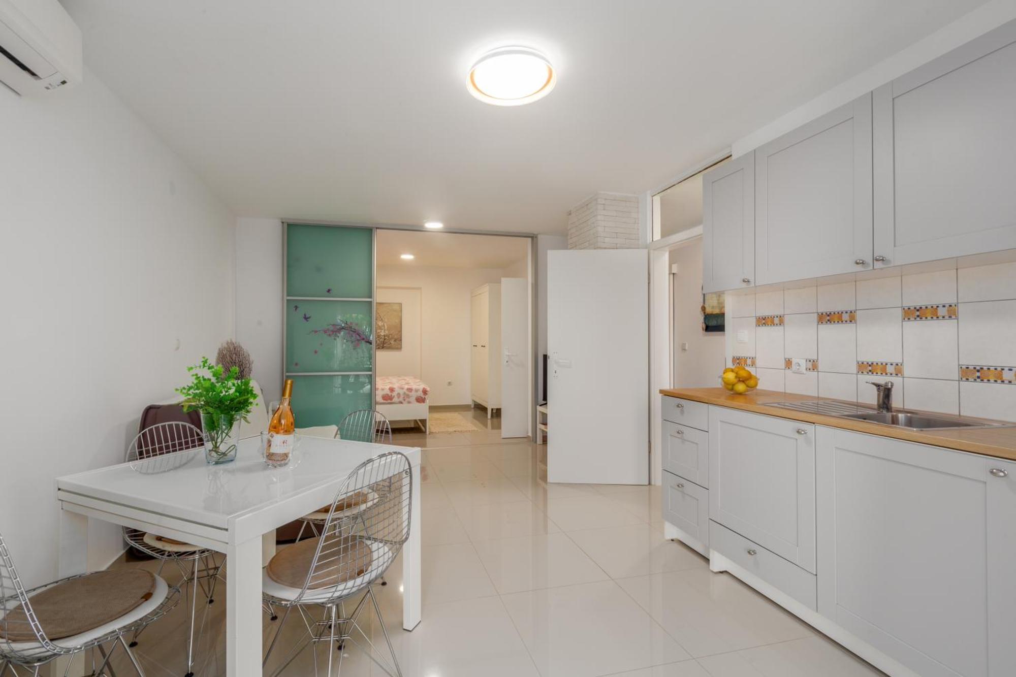 Modern Apartment Zen With Private Garden Poreč Eksteriør bilde